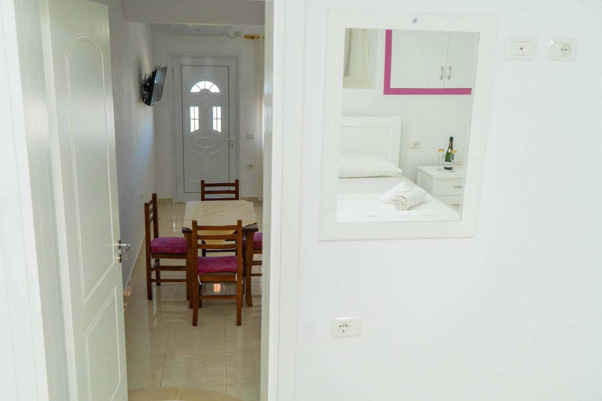 Vila Aliaj Vlorë Esterno foto