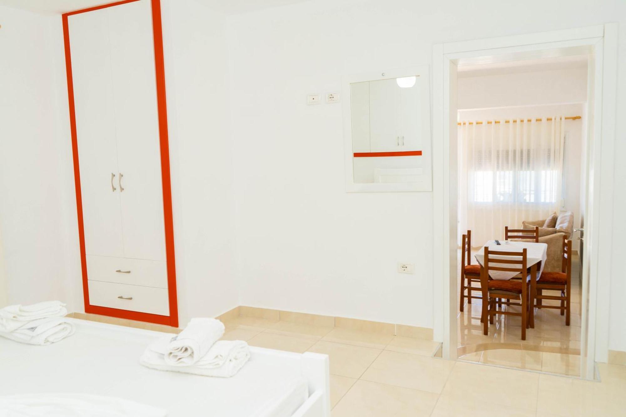 Vila Aliaj Vlorë Esterno foto